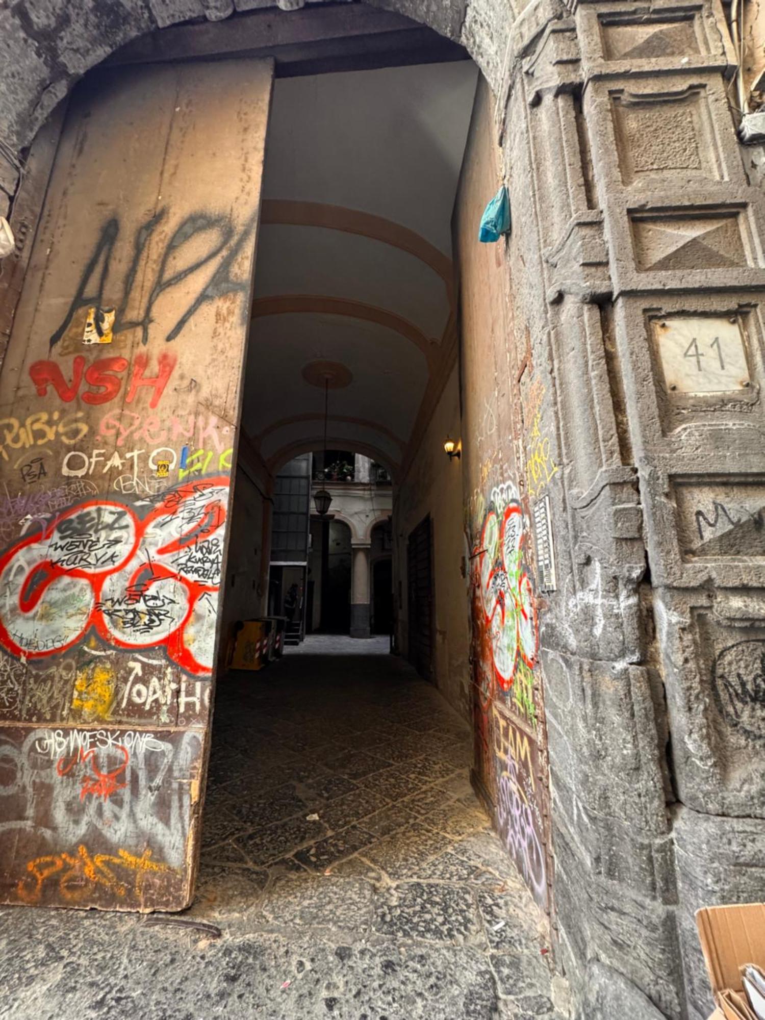 那不勒斯Lo Specchio Dei Papiri住宿加早餐旅馆 外观 照片